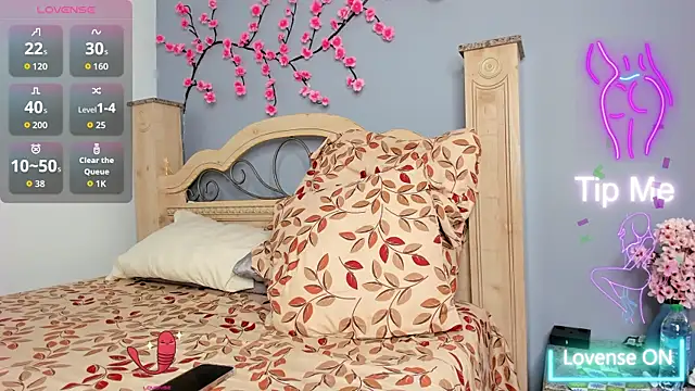 Snapshot of Angel_1997 chatting on 11-21-25, 04:22 Angel 1997 online show from 11-21-25, 04:22