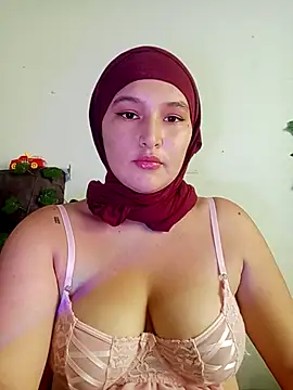 Snapshot of Celeste_camila18 chatting on 11-10-25, 02:16 Celeste camila18 online show from 11-10-25, 02:16