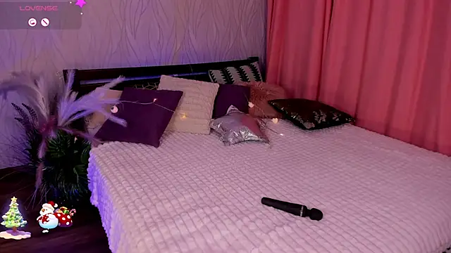 Miss Elia online show from 12-25-24, 06:19