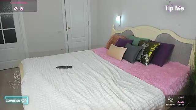 Miss Elia online show from 02-22-25, 10:20