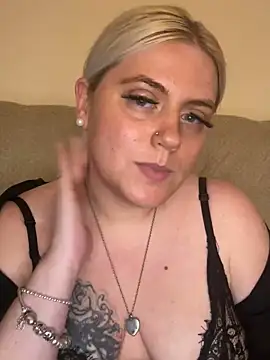 Blondiee3088 online show from 12-02-24, 11:51