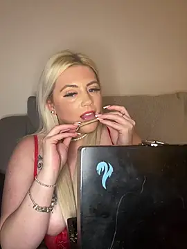 Blondiee3088 online show from 12-09-24, 05:08