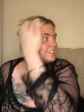 Blondiee3088 online show from 01-20-25, 11:54