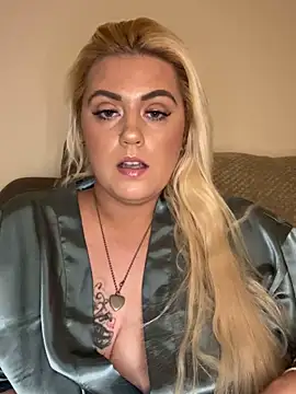 Blondiee3088 online show from 02-18-25, 08:47