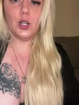 Blondiee3088 online show from 03-06-25, 06:59