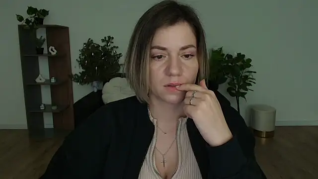 MariaSttone online show from 01-30-25, 05:06