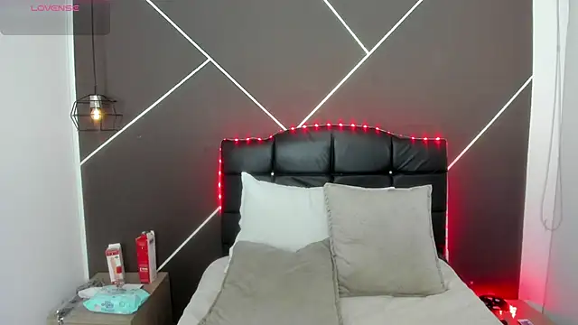 Snapshot of AntonellaRosee_ chatting on 01-24-25, 11:37 AntonellaRosee  online show from 01-24-25, 11:37