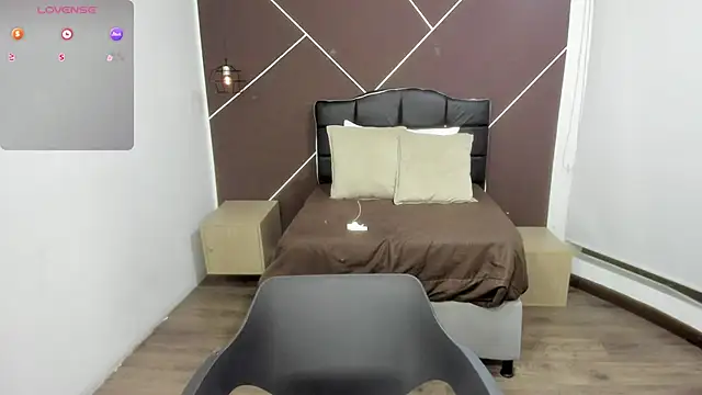 Snapshot of AntonellaRosee_ chatting on 02-20-25, 11:31 AntonellaRosee  online show from 02-20-25, 11:31