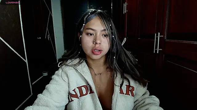 Snapshot of AntonellaRosee_ chatting on 03-16-25, 12:00 AntonellaRosee  online show from 03-16-25, 12:00