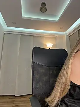 Snapshot of nicollefiorett chatting on 11-03-25, 11:04 nicollefiorett online show from 11-03-25, 11:04