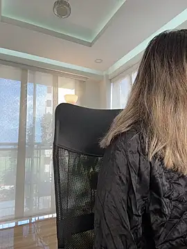 Snapshot of nicollefiorett chatting on 11-25-25, 09:26 nicollefiorett online show from 11-25-25, 09:26