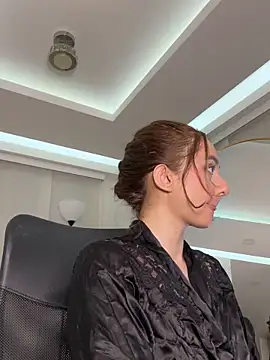 Snapshot of nicollefiorett chatting on 12-18-25, 12:06 nicollefiorett online show from 12-18-25, 12:06