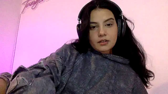 Snapshot of Mariasool chatting on 12-28-24, 03:37 Mariasool online show from 12-28-24, 03:37