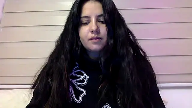 Snapshot of Mariasool chatting on 09-24-25, 04:27 Mariasool online show from 09-24-25, 04:27