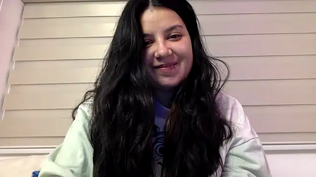 Snapshot of Mariasool chatting on 09-30-25, 03:22 Mariasool online show from 09-30-25, 03:22