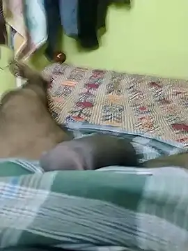 Tamilandteluguboy14 online show from 12-22-24, 09:00