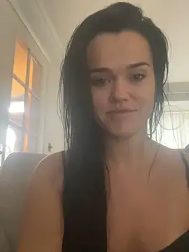 English-Chloe96 online show from 12-16-24, 10:08