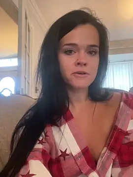 English-Chloe96 online show from 12-18-24, 12:07