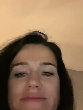 English-Chloe96 online show from 12-25-24, 10:27