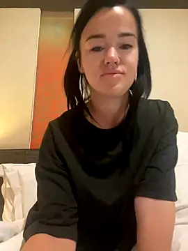 English-Chloe96 online show from 11-15-25, 04:43