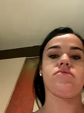 English-Chloe96 online show from 12-19-25, 05:47