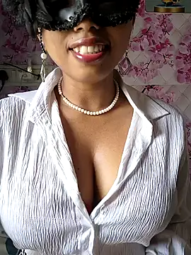 sandy naughty online show from 02-14-26, 08:00