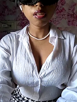 sandy naughty online show from 04-28-26, 03:44