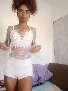 Snapshot of Emanuelle_manu chatting on 06-02-26, 06:10 Emanuelle manu online show from 06-02-26, 06:10