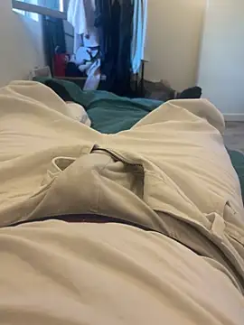 Snapshot of Enzo_showww chatting on 12-25-24, 03:38 Enzo showww online show from 12-25-24, 03:38