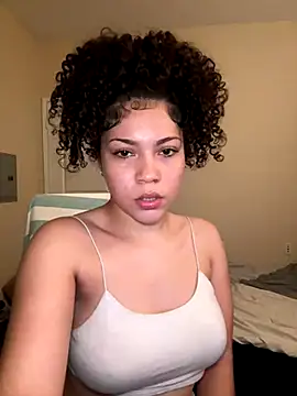 Snapshot of ladylavish chatting on 12-05-24, 08:00 ladylavish online show from 12-05-24, 08:00