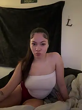 Snapshot of ladylavish chatting on 01-11-25, 05:31 ladylavish online show from 01-11-25, 05:31