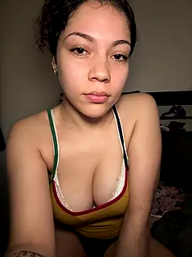 Snapshot of ladylavish chatting on 12-02-25, 07:36 ladylavish online show from 12-02-25, 07:36