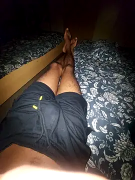 Snapshot of biggboyzz chatting on 12-19-25, 01:07 biggboyzz online show from 12-19-25, 01:07