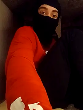 Snapshot of motoboysafd chatting on 10-21-25, 07:53 motoboysafd online show from 10-21-25, 07:53