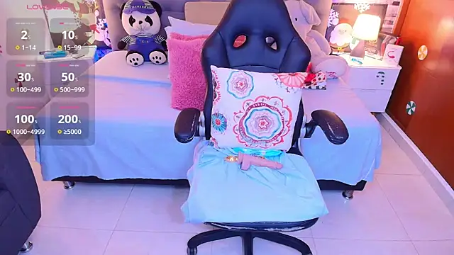 italy   boobs online show from 12-18-25, 12:00