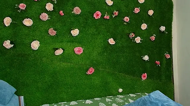 Huge Titties  online show from 02-22-26, 06:46