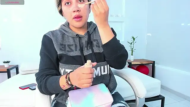 julietha taylor online show from 02-18-25, 01:43