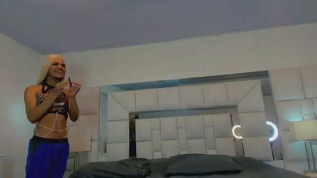 Snapshot of Gabyqueen70 chatting on 01-15-25, 03:22 Gabyqueen70 online show from 01-15-25, 03:22