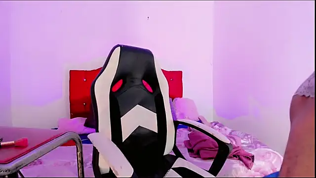 Snapshot of Gabyqueen70 chatting on 03-16-25, 03:25 Gabyqueen70 online show from 03-16-25, 03:25