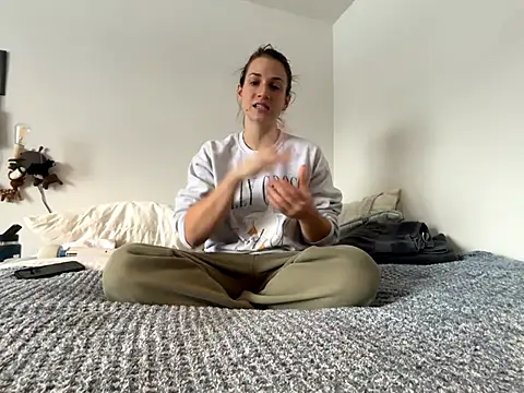 MissSwitch online show from 12-05-24, 06:44