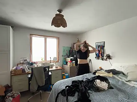 MissSwitch online show from 01-15-25, 05:47