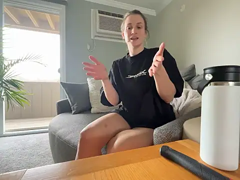 MissSwitch online show from 03-19-25, 09:05