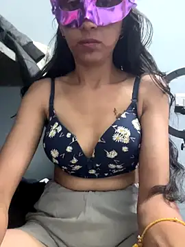 Snapshot of HotRiyacpl chatting on 11-18-25, 05:06 HotRiyacpl online show from 11-18-25, 05:06