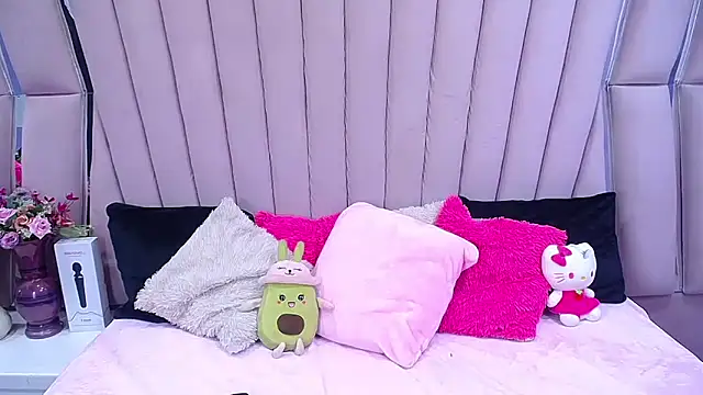 nathalia pink online show from 11-06-25, 08:43