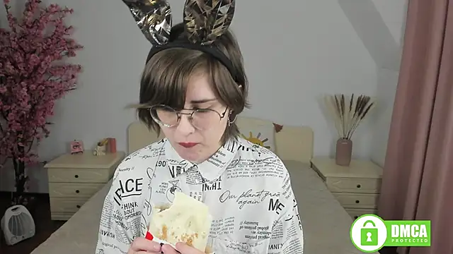 Funny bunnyy online show from 01-11-25, 01:43