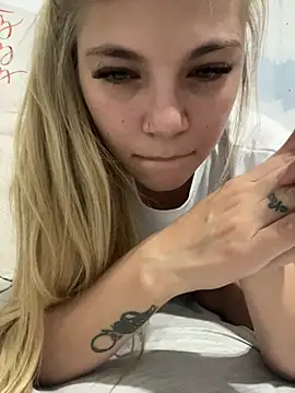 PEACHY439 online show from 02-20-25, 04:28