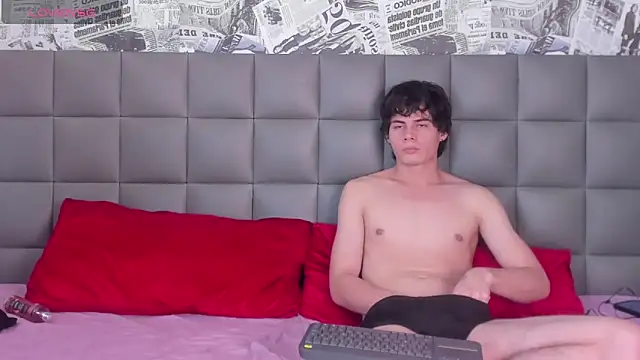 Snapshot of honey_moonts chatting on 03-12-25, 01:19 honey moonts online show from 03-12-25, 01:19