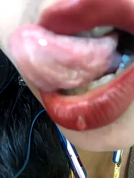 Snapshot of Lovely12streaming chatting on 10-01-25, 08:15 Lovely12streaming online show from 10-01-25, 08:15