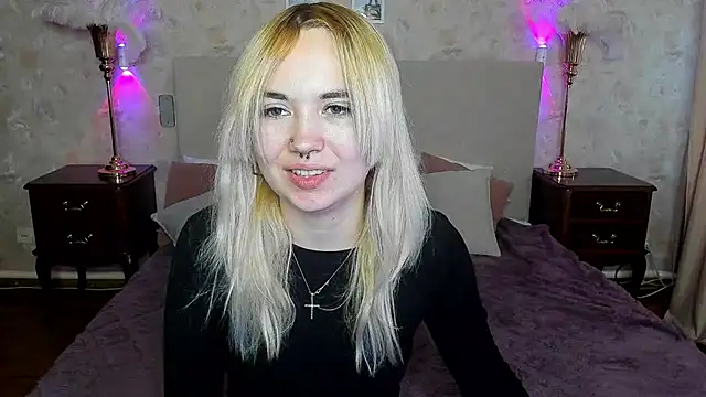 Snapshot of Iriska_mini chatting on 09-10-25, 07:19 Iriska mini online show from 09-10-25, 07:19