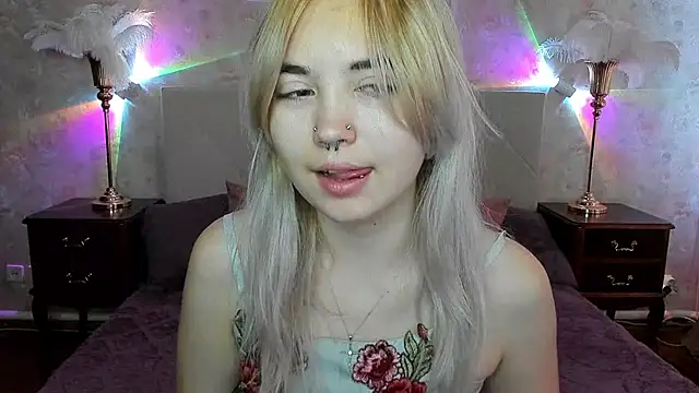 Snapshot of Iriska_mini chatting on 10-25-25, 07:16 Iriska mini online show from 10-25-25, 07:16